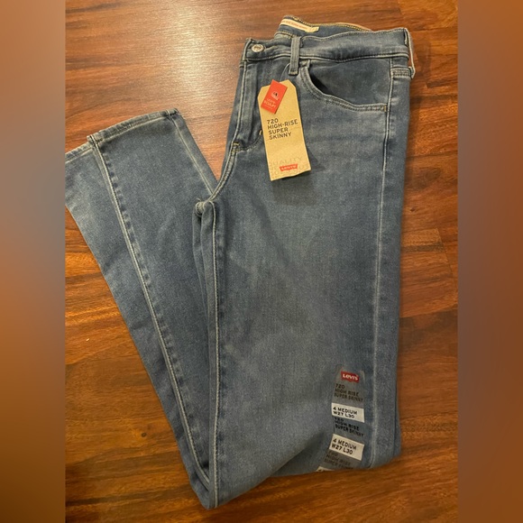 Brand New Levi’s 720 Jeans - Picture 2 of 6